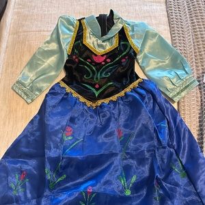 Toddler frozen costume, never worn, still in bag size 2T